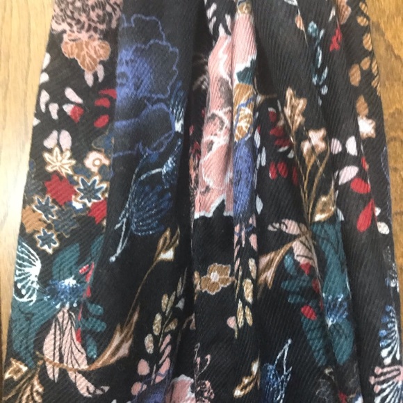 H&M infinity scarf. corduroy like material - Picture 2 of 5